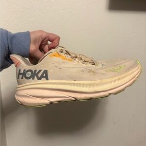 Hoka Clifton 9
